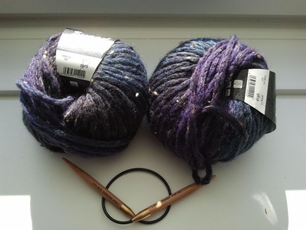 Wolle und Rundstricknadel