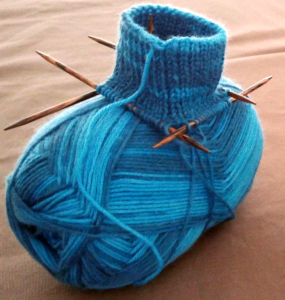 Sockenwolle blau-blau